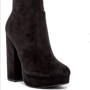Steve Madden black booties